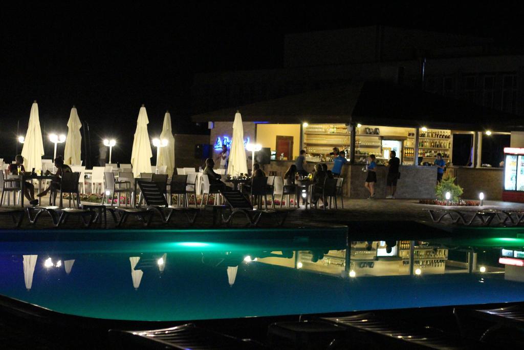 Hotel Promenad Zatoka Extérieur photo